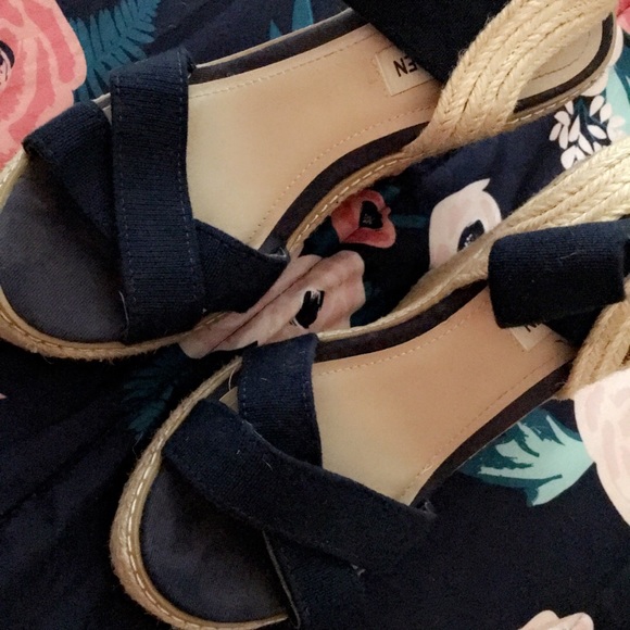 Steve Madden wedges - Picture 2 of 2